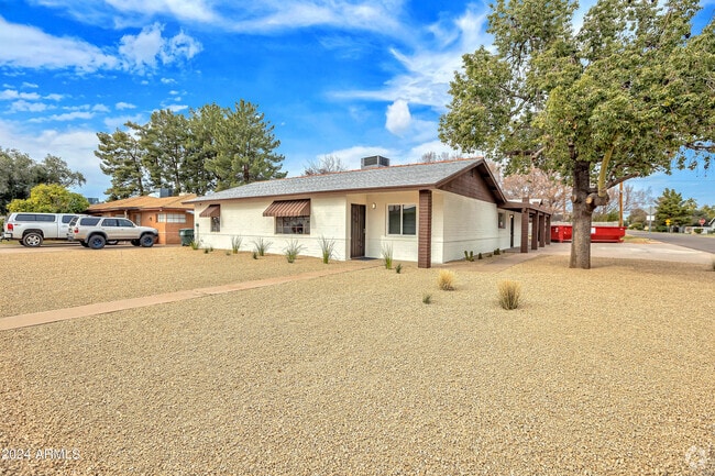 Building Photo - 922 E Orange Dr Rental