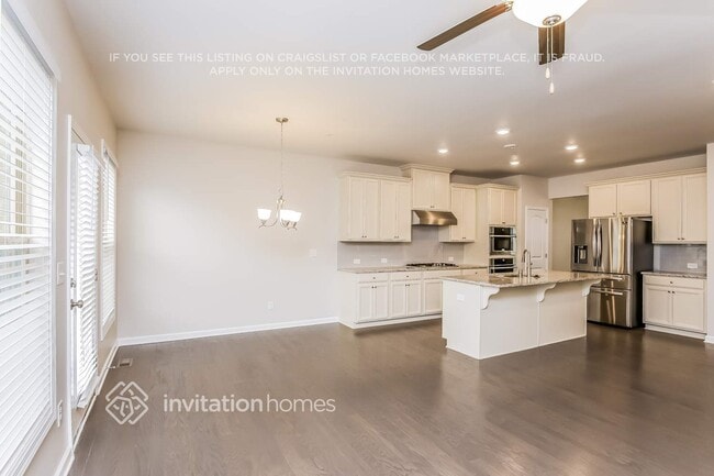 Photo - 402 Montclair Ct