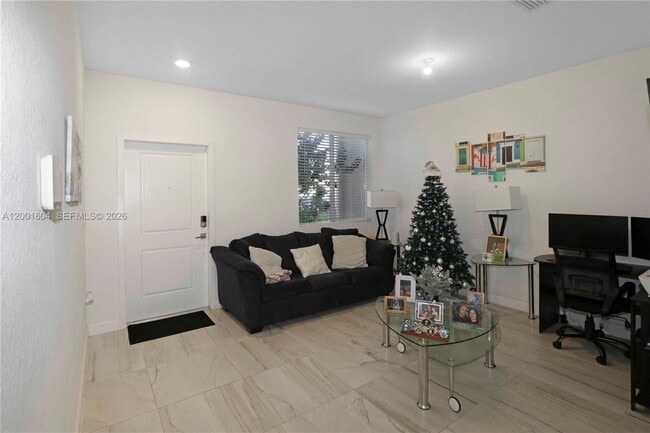 Photo - 2432 SE 10th St