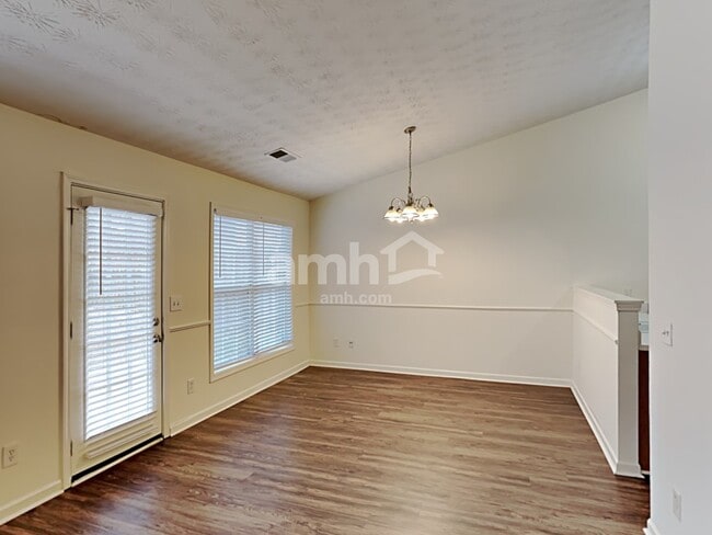 Photo - 3327 Freedom Lndg NW