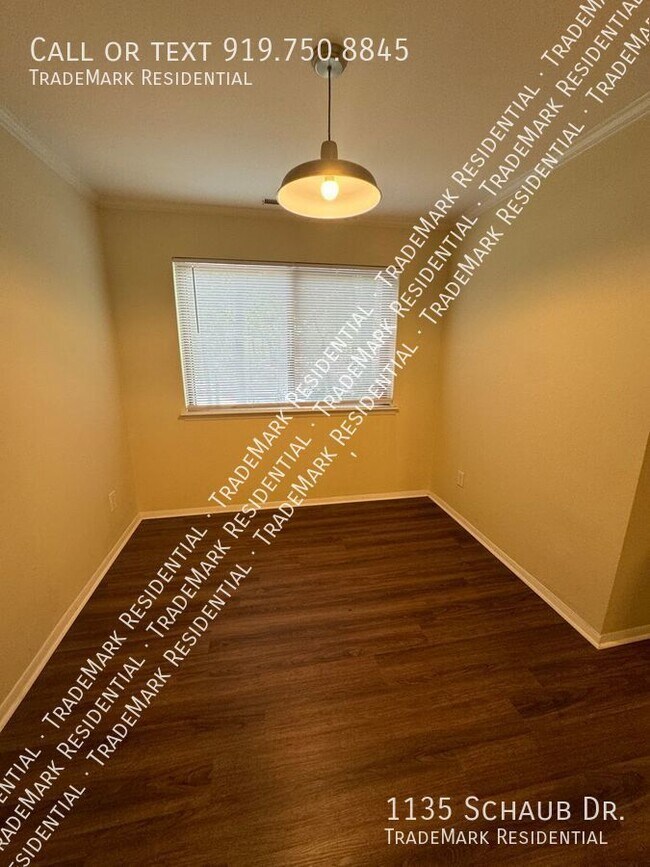 Photo - 1135 Schaub Dr