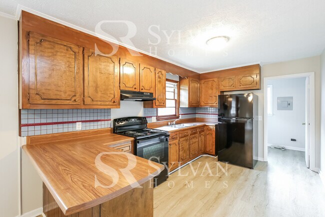 Photo - 413 Boling Rd