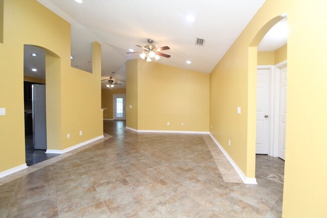 Photo - Spacious 3BR with Sunroom & Eat-In Kitchen – Holsberry Estates