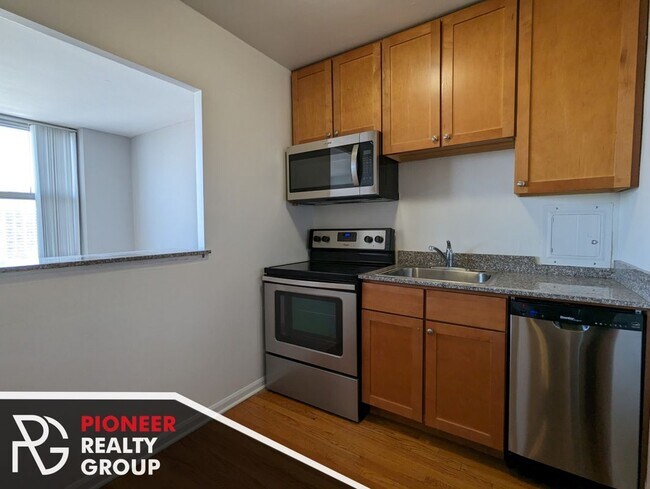 Photo - 5650 N Sheridan Rd Unidad 2E