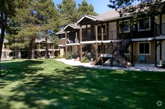 Building Photo - Parks on the Green Apartments