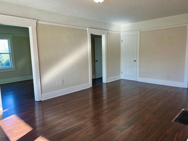 Photo - 1042 N Harrison Ave Unidad 1042 N Harrison Ave # A