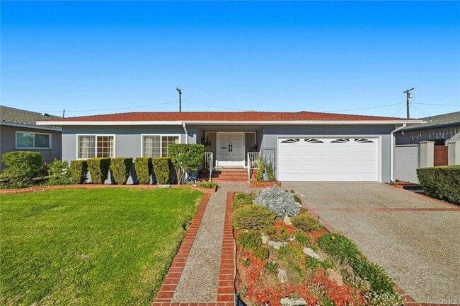 Building Photo - 5613 Pso De Pablo