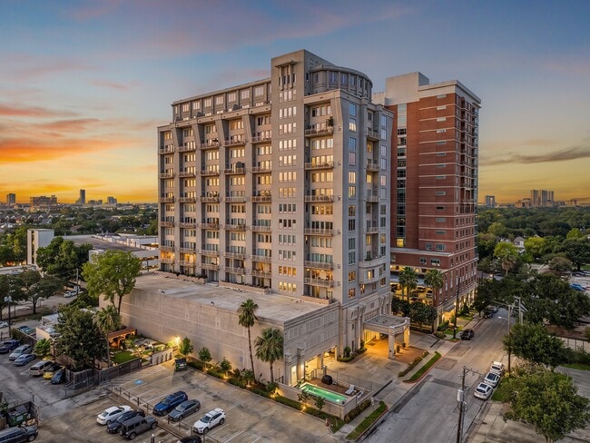 Building Photo - 2520 Robinhood St Unit 402