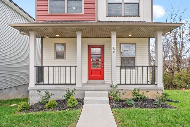 700 Crossland Ave