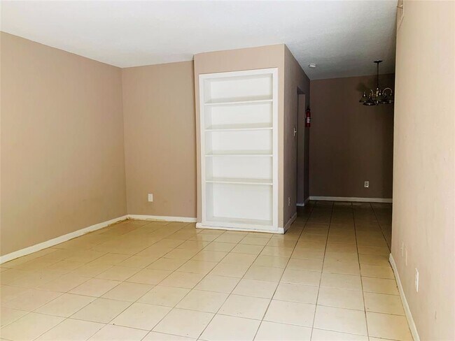 Photo - 1 bd condo downstairs Unit 607