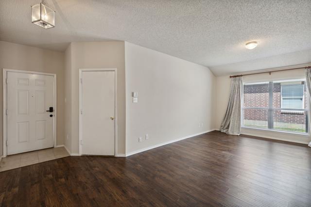 Photo - 9916 Nixon Dr