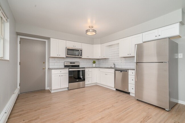 Photo - 27 S Spring Ave Unit 27-02 S Spring