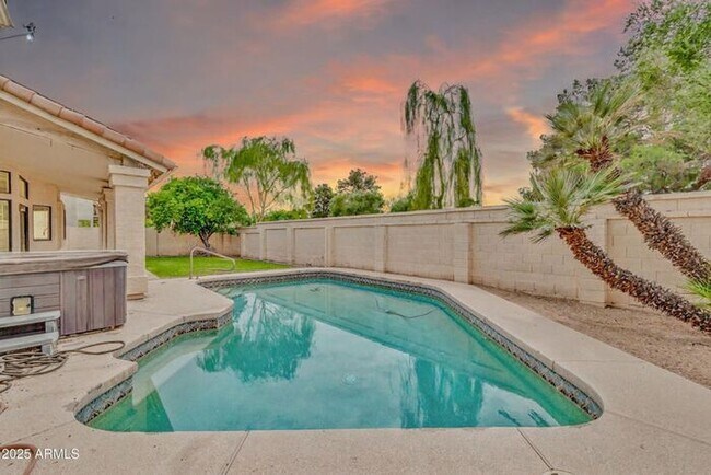 Photo - Stunning 4beds/2.5baths single-level home in the heart of Tempe!