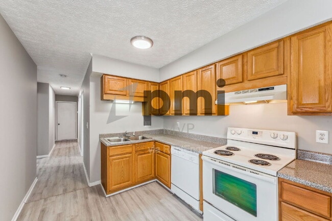 Photo - 3783 Petzinger Rd