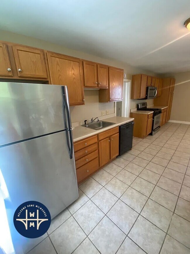 Photo - 1720 N Astor St