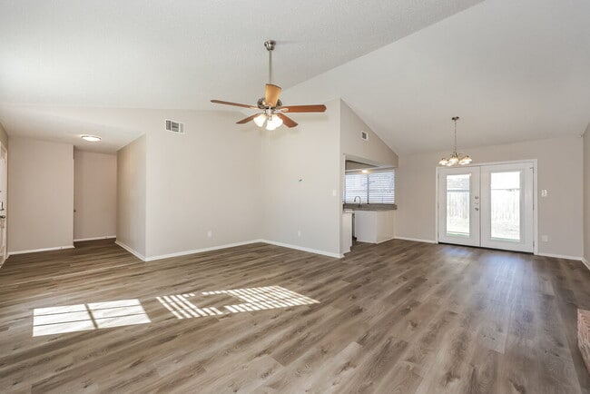 Photo - 2410 Bentley Dr