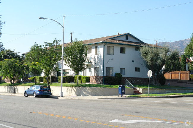 Building Photo - 401 Cornell Dr Rental