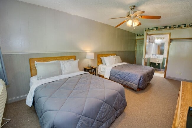 Photo - Fully Furnished Studio Apartment in Eddyville Unit 11