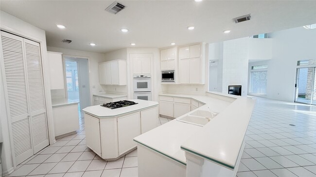 Photo - 4601 Country Club View