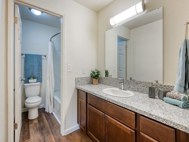 Heron Pointe Apartments & Townhomes