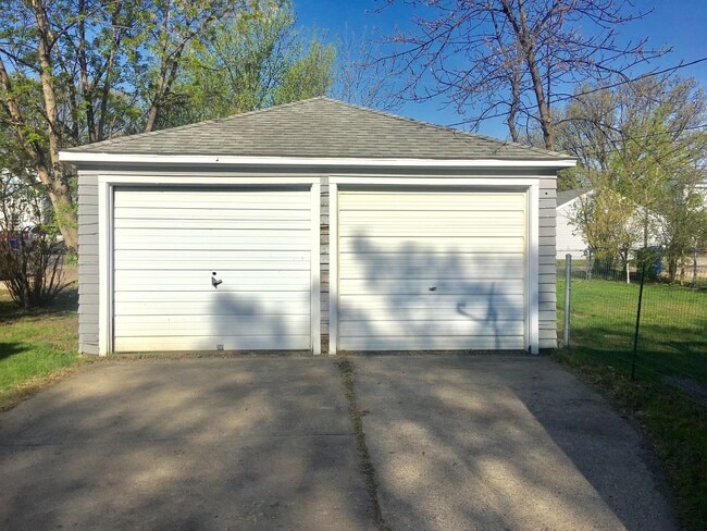 Photo - Don't miss out on this 2 bed located near ...