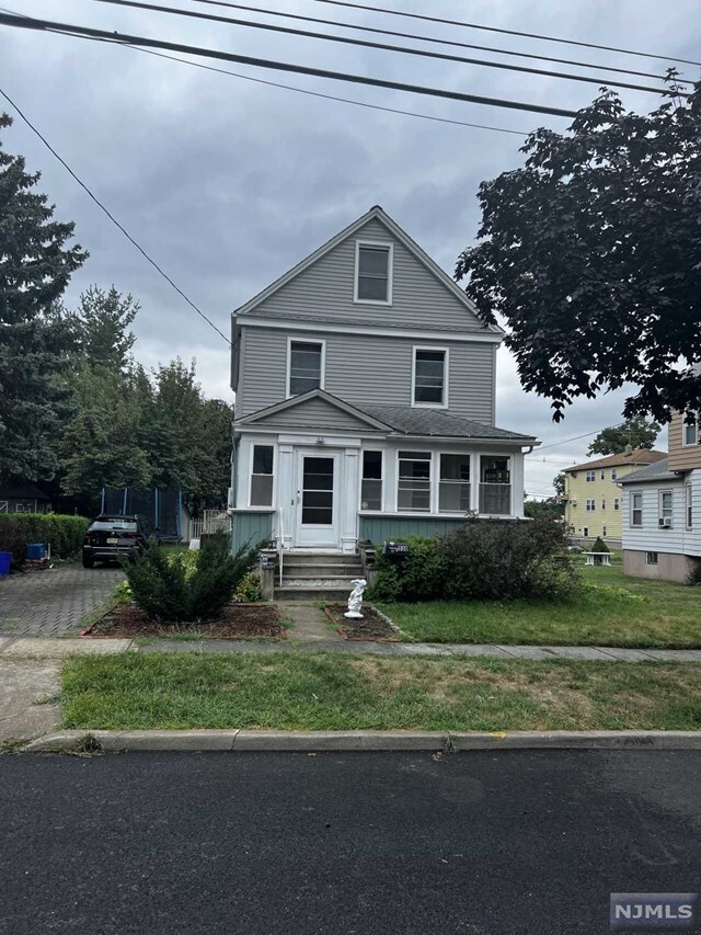 530 2nd Townhome Townhome Rental in Lyndhurst NJ