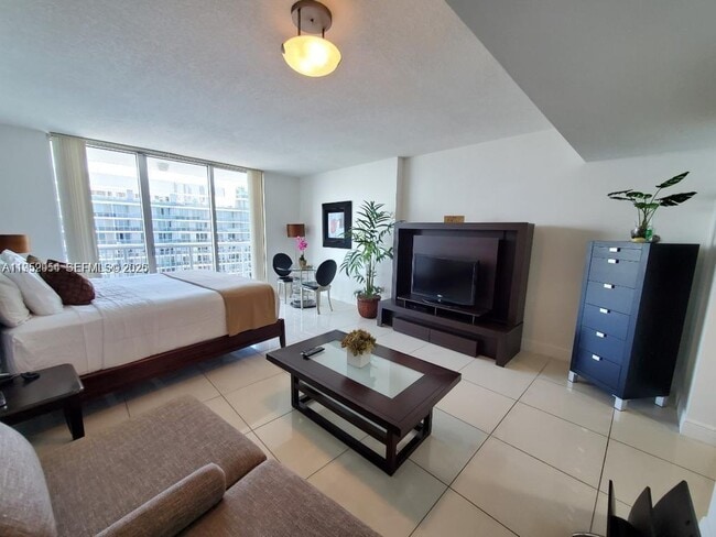 Photo - 1750 N Bayshore Dr Unidad 5407