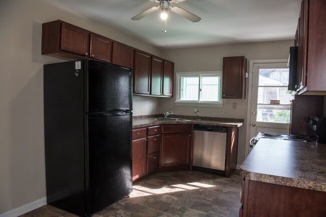 Photo - 1105 N 2nd St Unidad 1105 2nd St #2