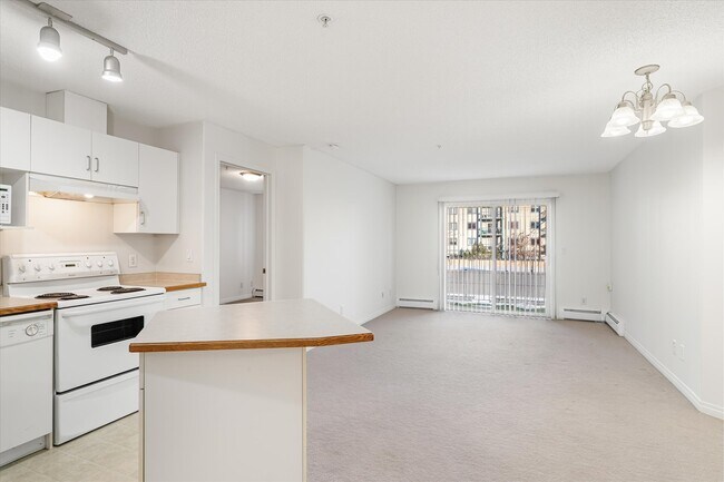 Photo - 16221 95 St NW Unit 218