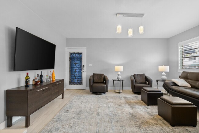 Photo - 624 Orton Ave Unit 9