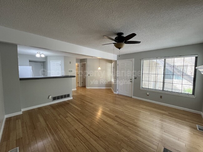 Photo - 4850 E Kentucky Ave