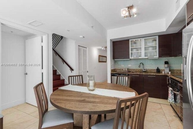 Photo - 185 SW 7th St