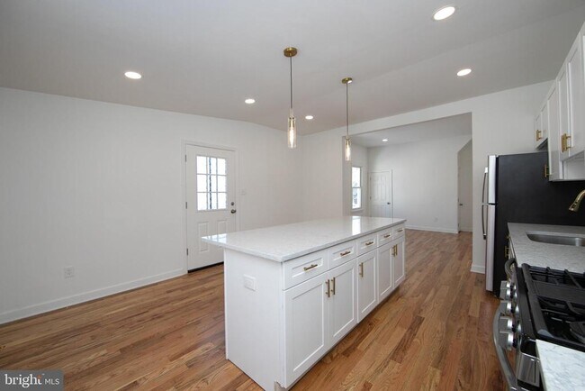 Photo - 117 W Nicholson Rd