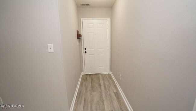 Photo - 103 Eastgate Dr