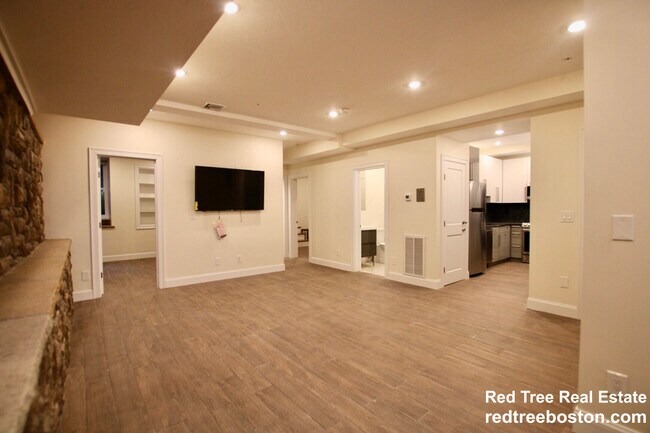 Building Photo - 1614 Beacon St Rental