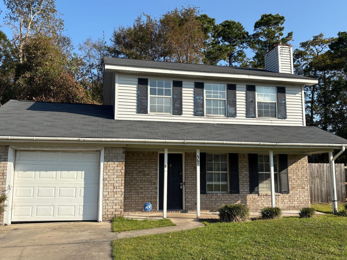 Photo - 967 Birchfield Dr House