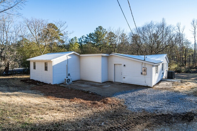 Photo - 6016 New Castle Rd