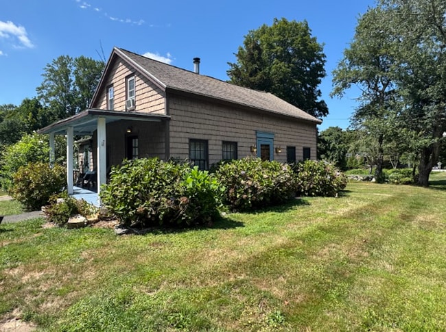 Building Photo - Historic Cape Cod with Modern Comfort Alon... Rental