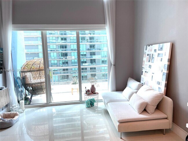 Photo - 60 SW 13th St Unidad 2218