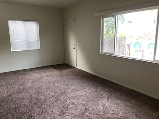 Photo - 13679-13681 Hill Blvd Unidad 13679