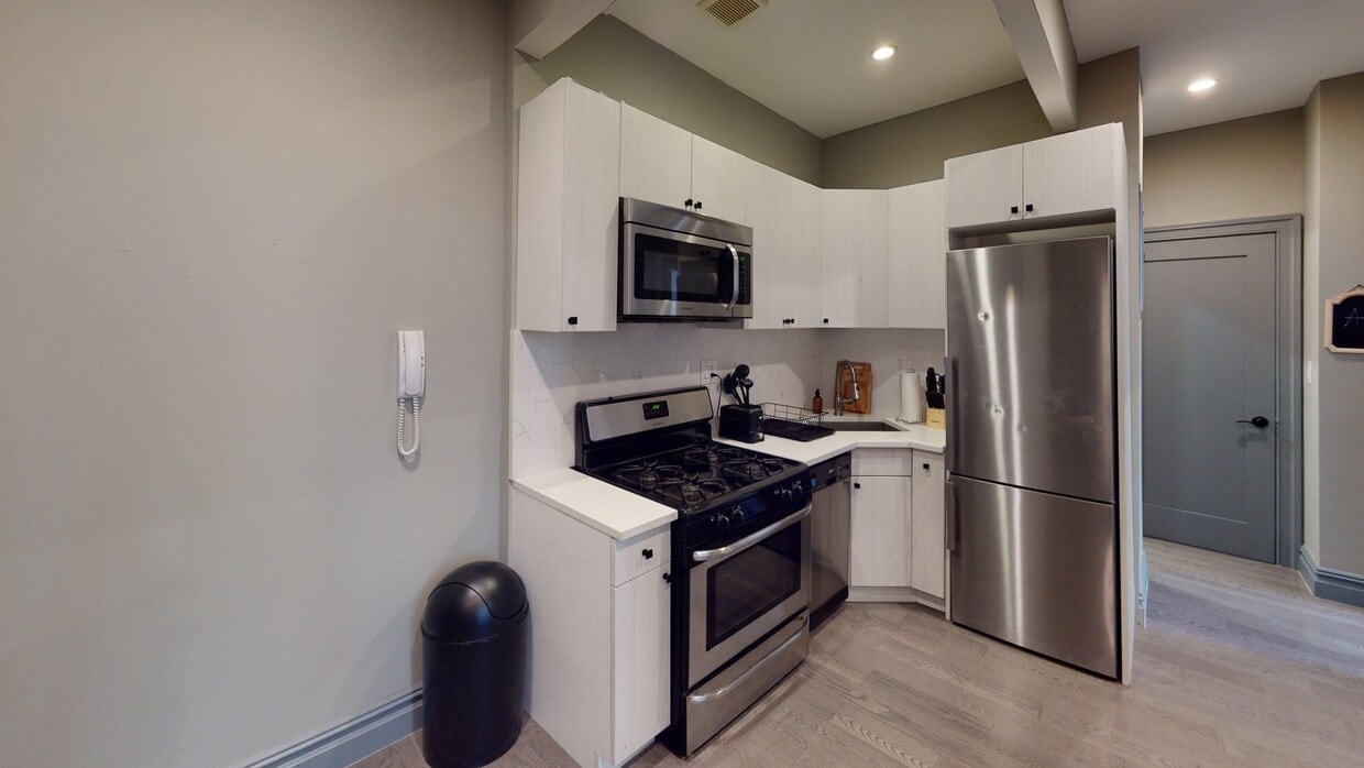 Photo - Private bedroom in 3 bed/1 bath Home