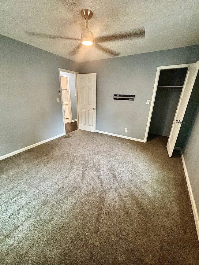 Photo - 2425 Greeley Ave