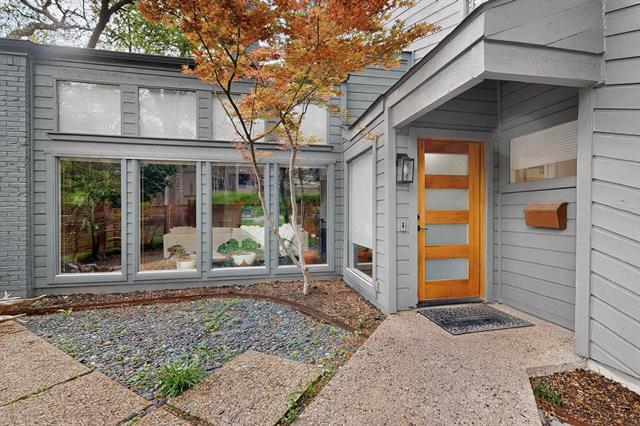 Photo - 925 Easton Pl