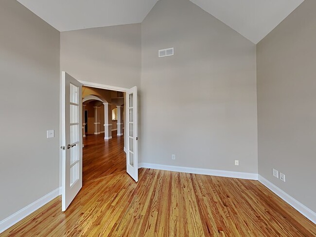 Photo - 1350 Lamont Cir