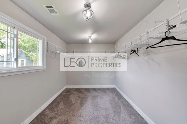 Photo - 1745 Sylvan Rd SW