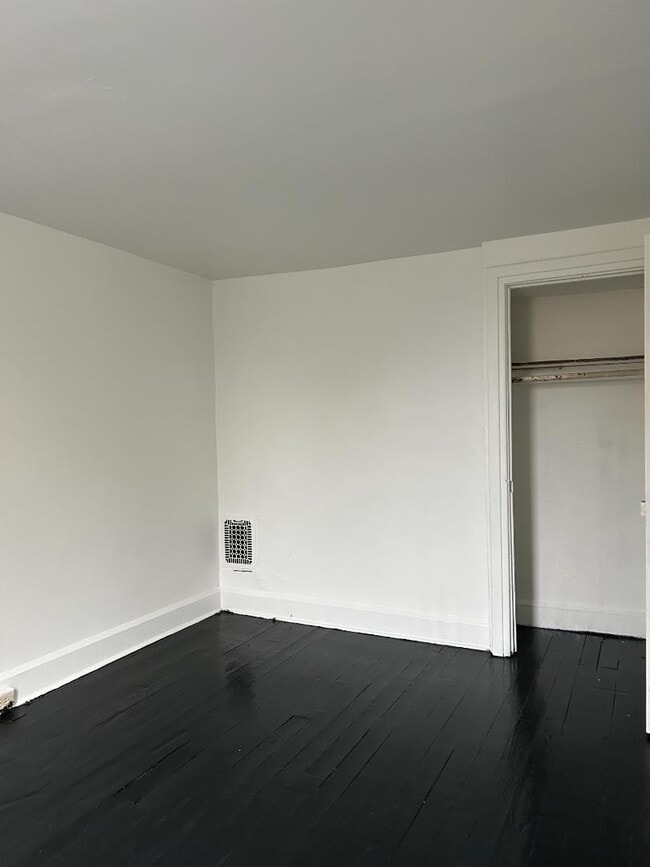 Photo - 506 Curtin St