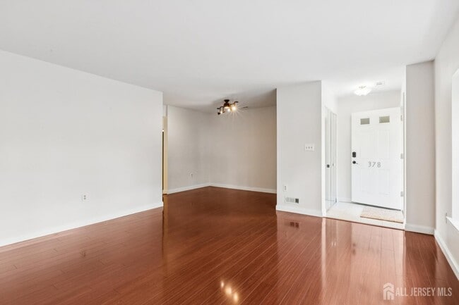 Photo - 378 Minstrel Ct
