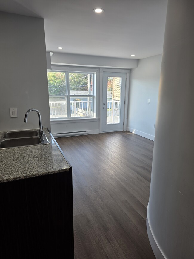 Building Photo - 25 Lynnett Rd Unit 301