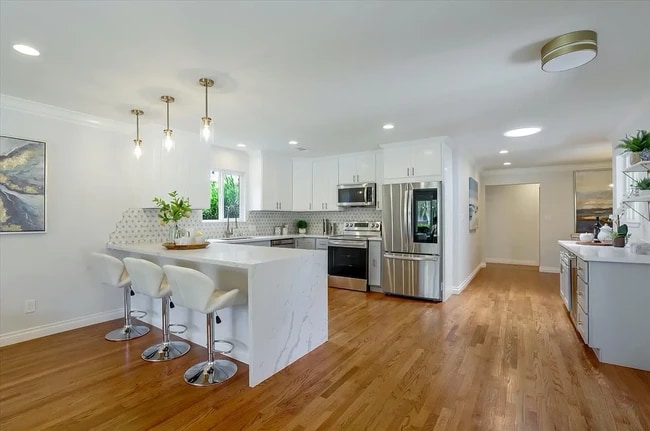 Photo - 992 Fairfield Ave