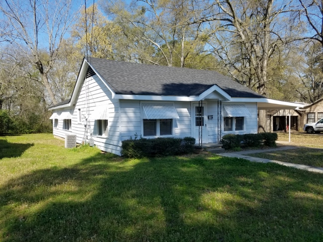 Photo - 824 N Bledsoe St